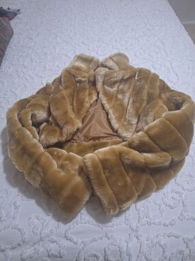 Lux Faux Fur Cropped Jacket in Camel
